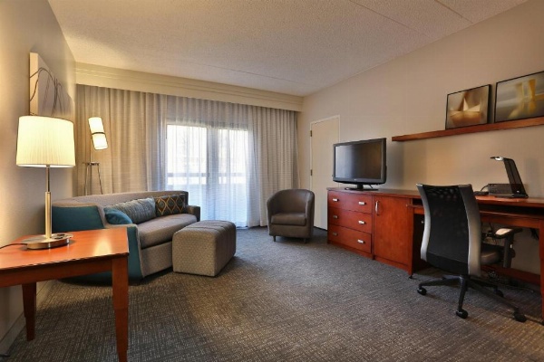 Courtyard by Marriott Montgomery image 9